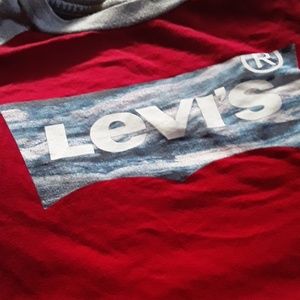 Long sleeve Levi shirt